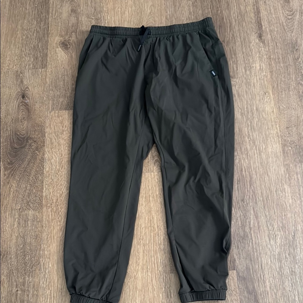 UNRL Green In-Flex Jogger Pants